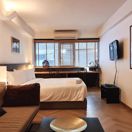 Somewhere To Escape - Hometel Bangkok Buitenkant foto